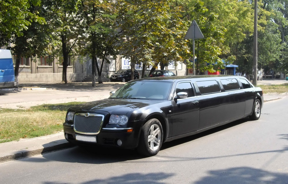 Лимузин Chrysler 300C