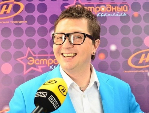 Ведущий Дмитрий Шунин