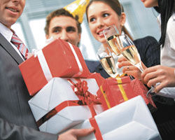 Юбилей – дело нешуточное. Как отметить? Что подарить?