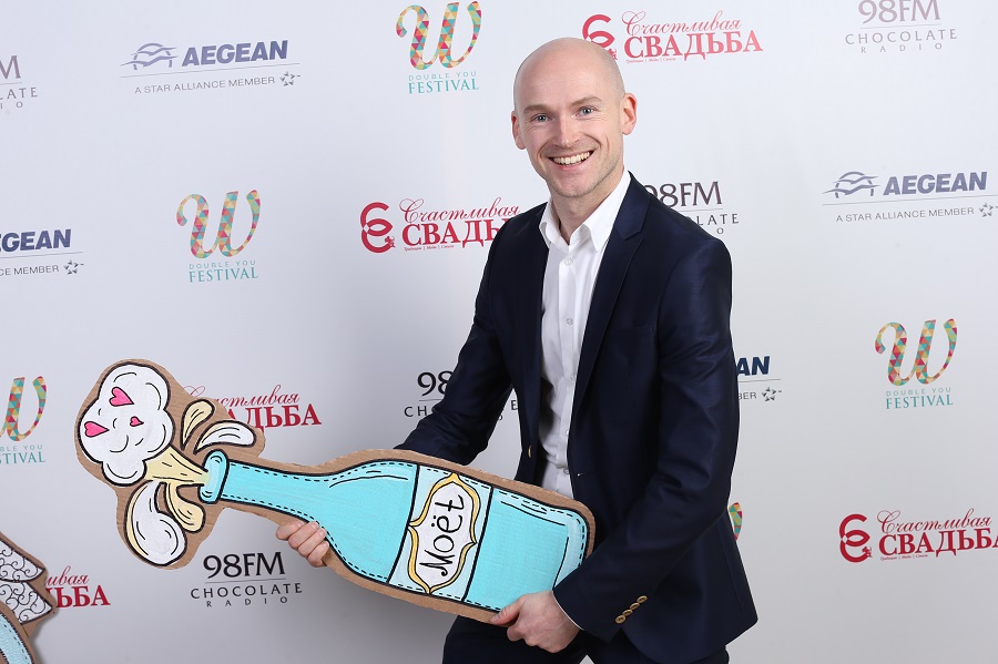 Фотозона из картона. Арткартон